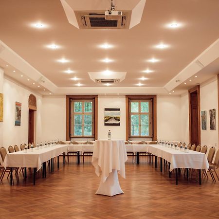 Hotel Kastiel Mojmírovce Extérieur photo