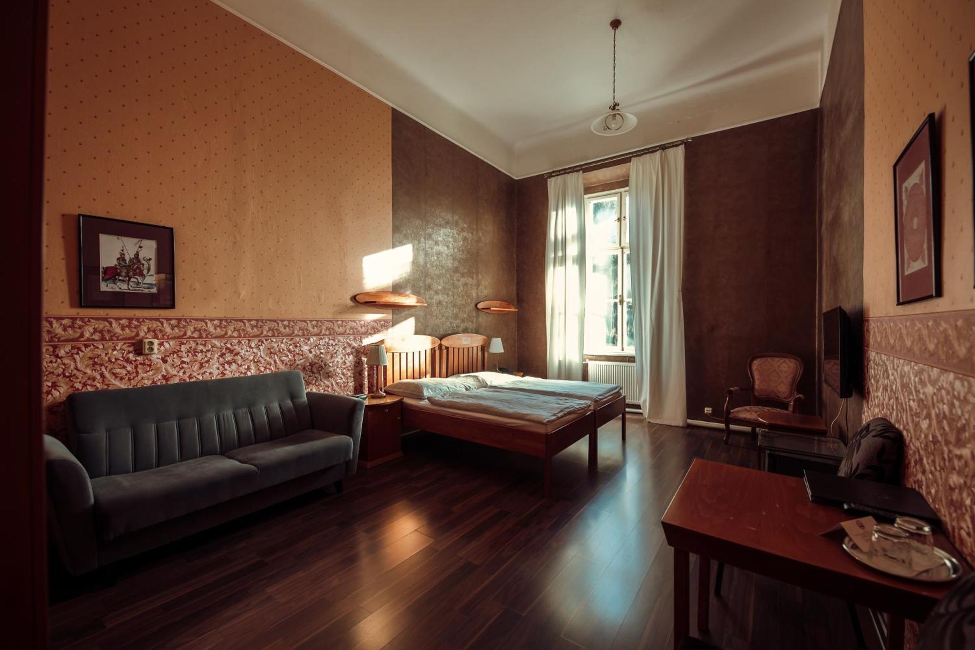Hotel Kastiel Mojmírovce Extérieur photo