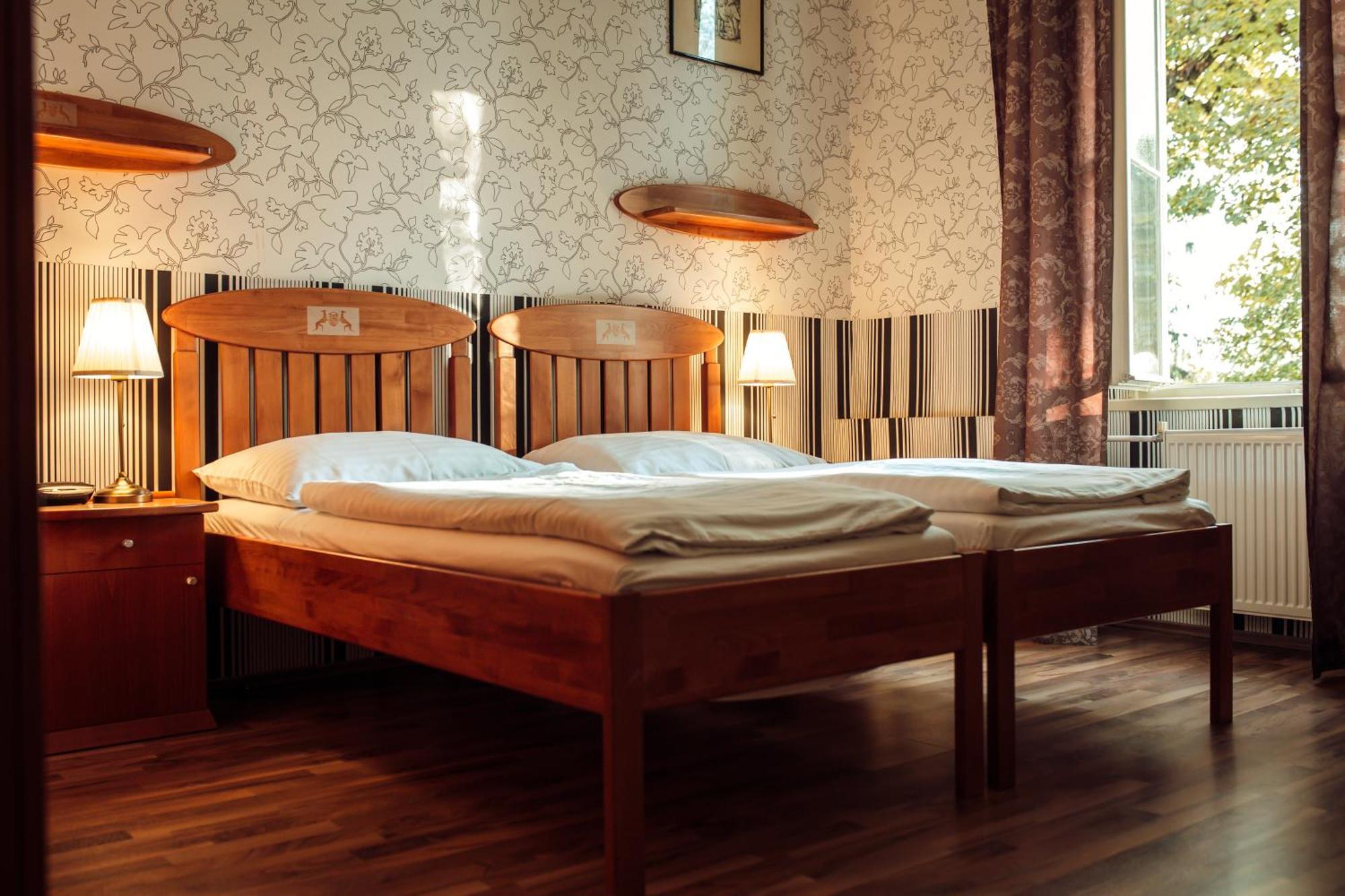 Hotel Kastiel Mojmírovce Extérieur photo