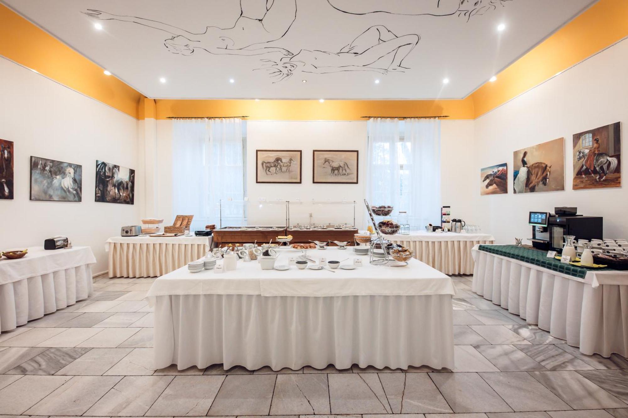 Hotel Kastiel Mojmírovce Extérieur photo