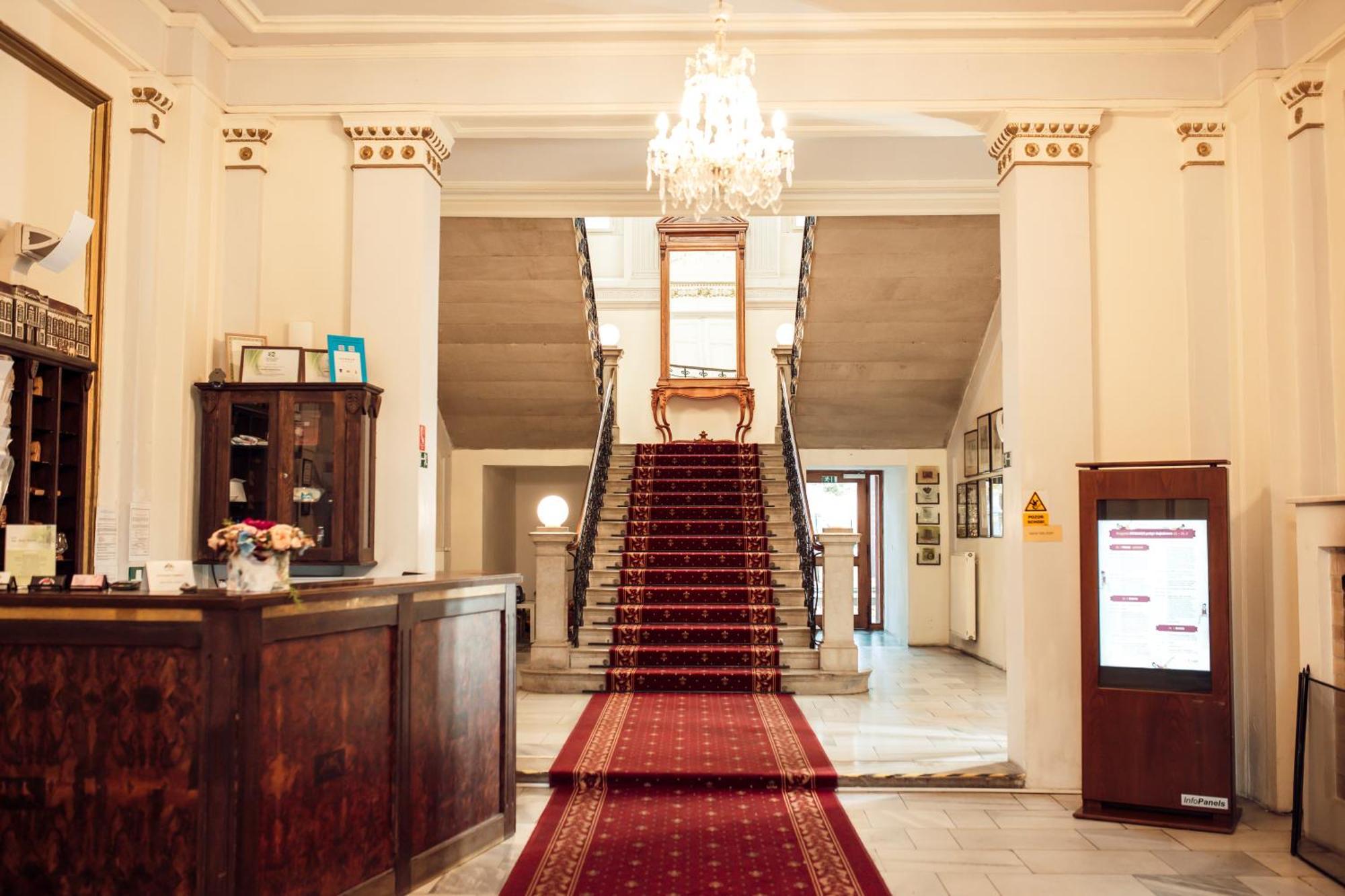 Hotel Kastiel Mojmírovce Extérieur photo